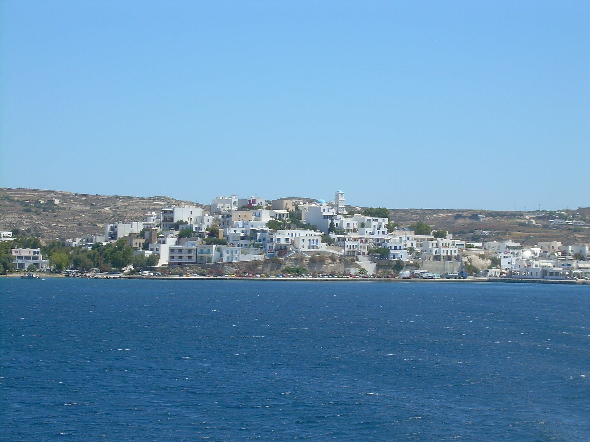 Milos cruise landing context around Adamas